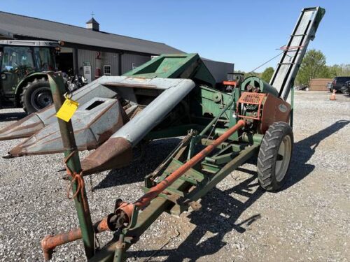 New Idea AGCO 324 Corn Picker