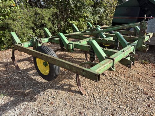 John Deere Chisel Plow