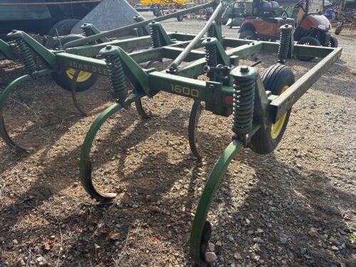 John Deere Chisel Plow - Image 4
