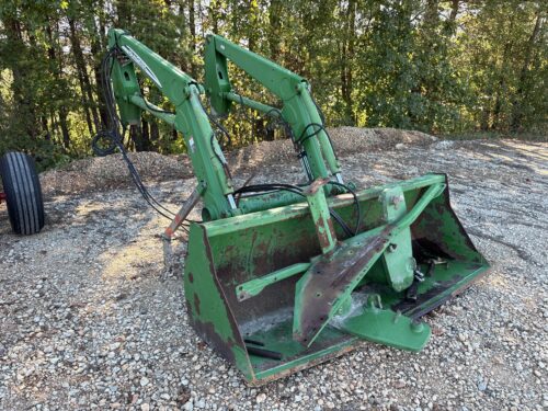 John Deere 726 Loader