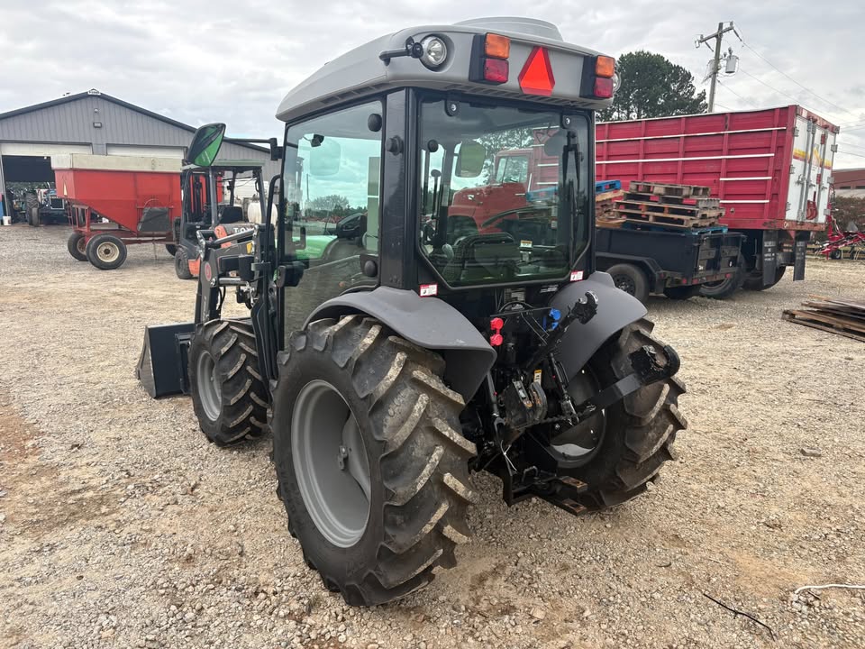 Deutz-Fahr 3060 Tractor + Loader - Image 3