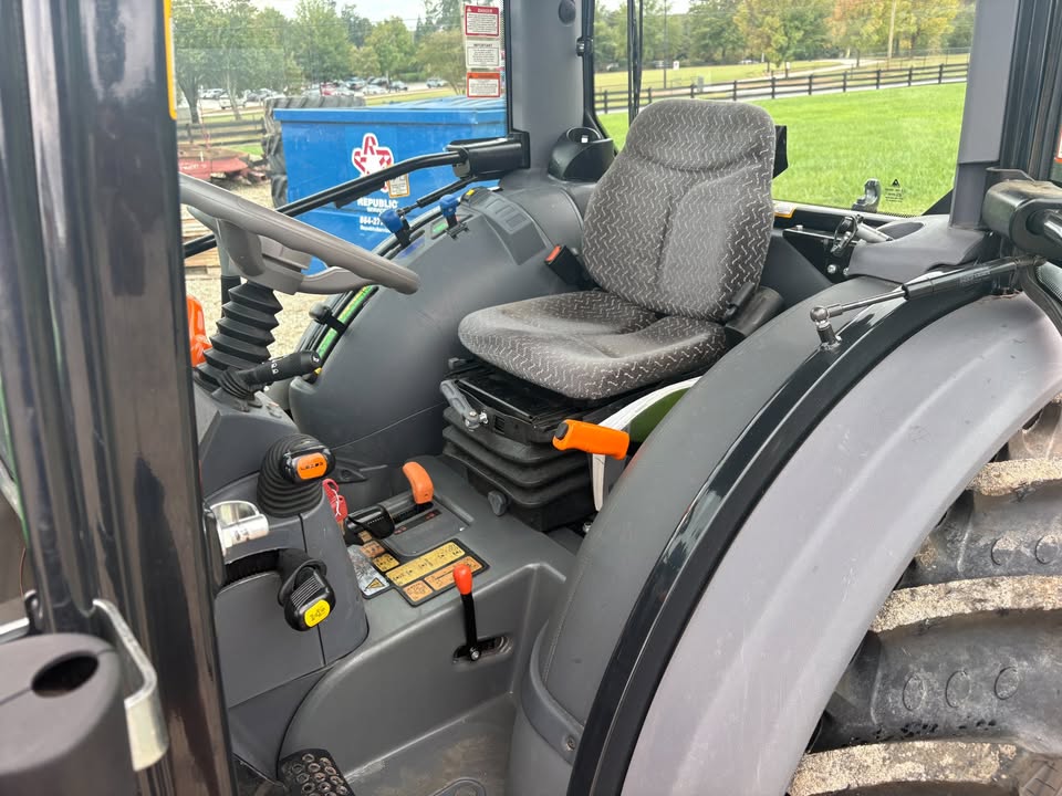 Deutz-Fahr 3060 Tractor + Loader - Image 5