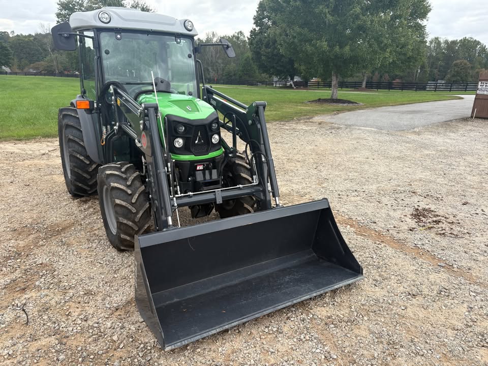 Deutz-Fahr 3060 Tractor + Loader