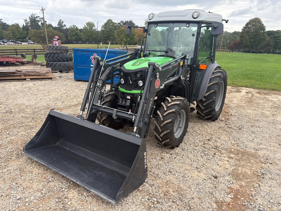 Deutz-Fahr 3060 Tractor + Loader