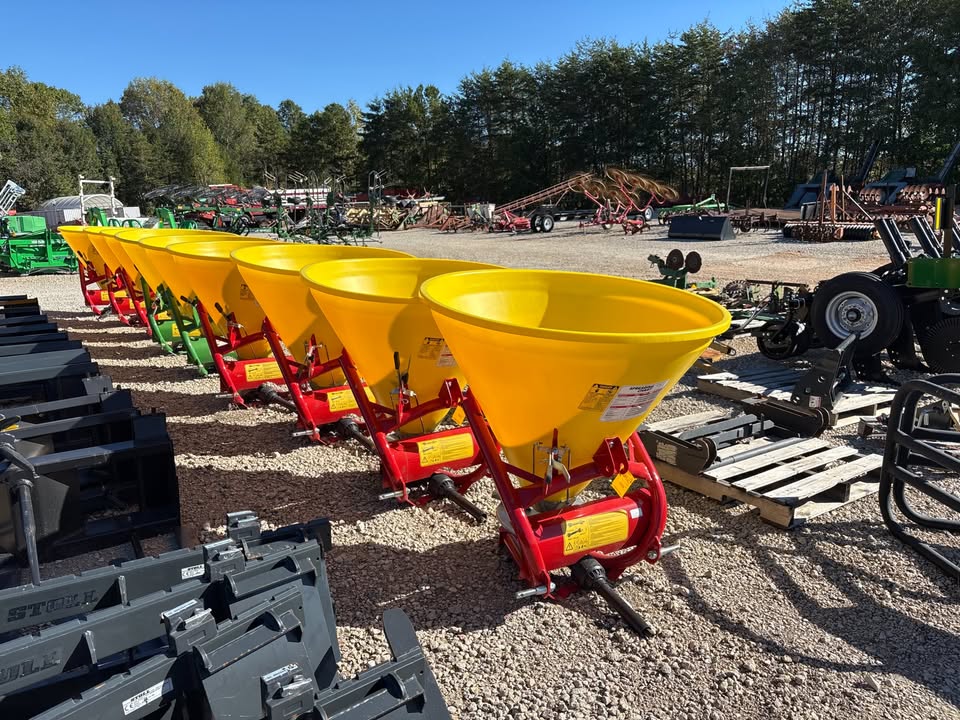 Fertilizer/Seed Spreader