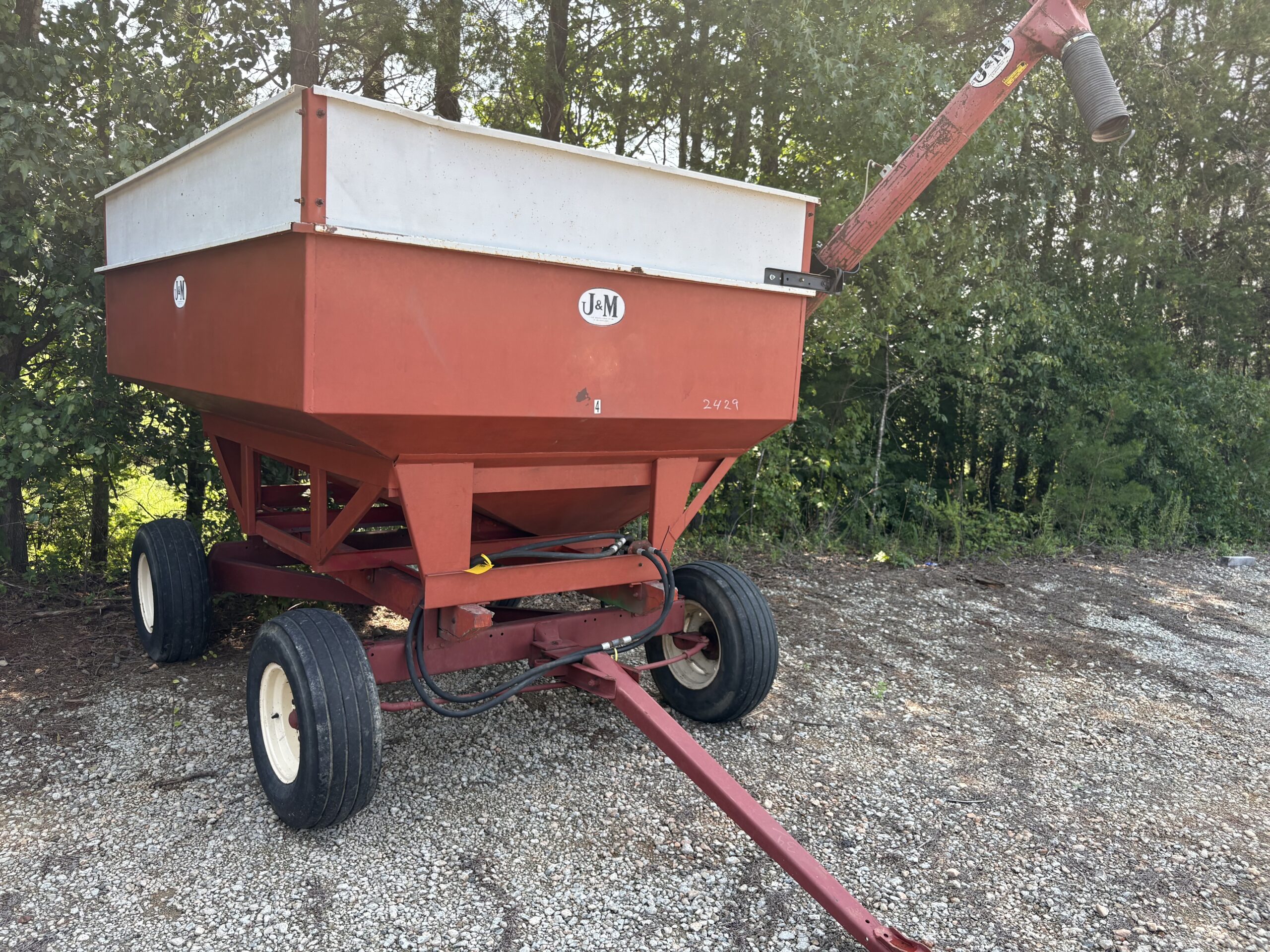 Gravity Wagon With Auger